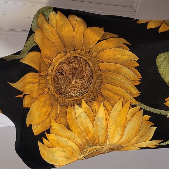 Guy Laroche Paris silk scarf sunflowers - Picture 3 of 12